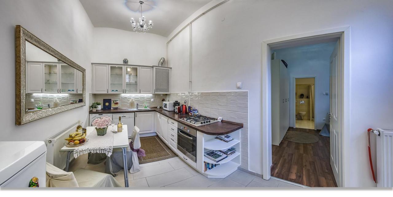 Julia'S Home Βουδαπέστη Εξωτερικό φωτογραφία